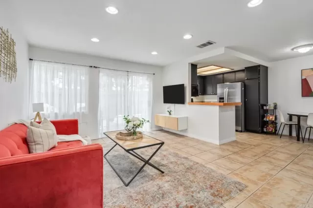 MLS: PTP2304426 Condo For Sale