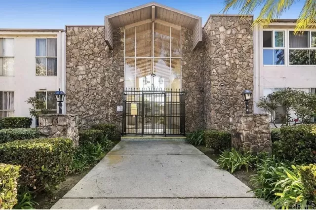 MLS: PTP2304450 Condo For Sale