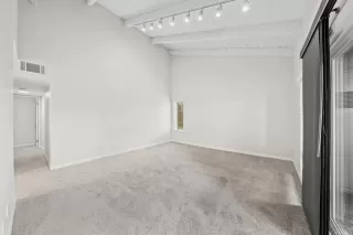 Photo #4: PTP2304556 Listing