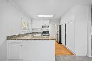 Photo #5: PTP2304556 Listing