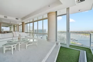 Photo #2: PTP2304557 Listing 