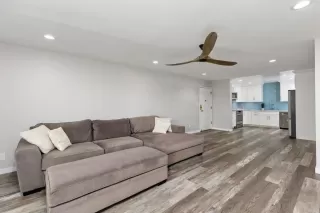 Photo #5: PTP2304621 Listing