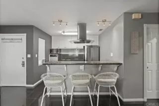 Photo #5: PTP2304628 Listing