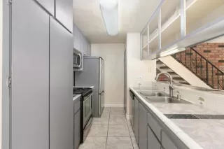 Photo #1: PTP2304680 Listing