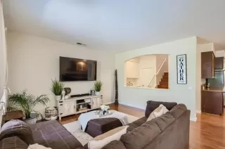 Photo #5: PTP2304703 Listing