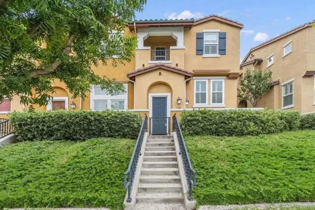 MLS: PTP2304778 Condo For Sale