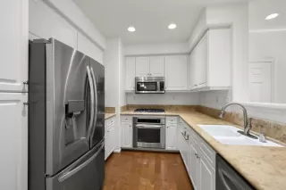 Photo #1: PTP2304807 Listing