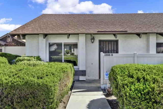 MLS: PTP2304859 Condo For Sale