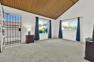 Photo #5: PTP2304859 Listing