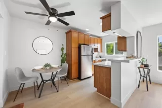 Photo #2: PTP2304870 Listing 