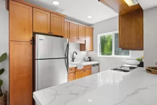 Photo #3: PTP2304870 Listing 