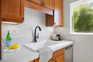 Photo #4: PTP2304870 Listing 