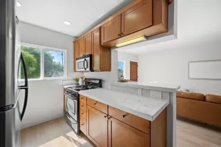 Photo #5: PTP2304870 Listing 