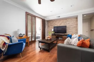 Photo #1: PTP2304875 Listing 