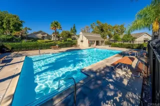 Photo #5: PTP2304877 Listing