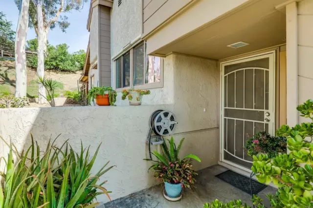 MLS: PTP2304954 Condo For Sale