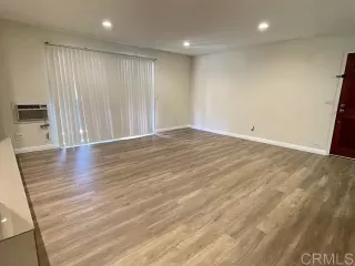 Photo #4: PTP2304968 Listing