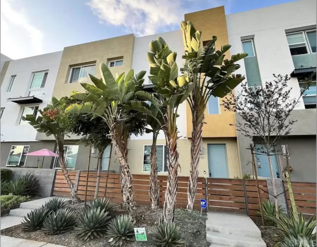 MLS: PTP2304993 Condo For Sale