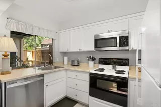 Photo #3: PTP2305036 Listing