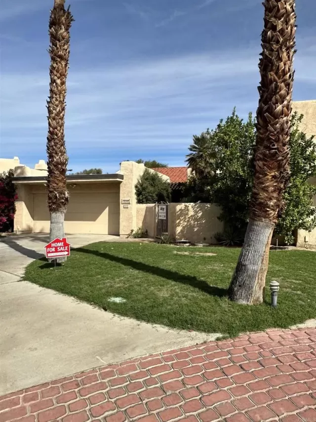 MLS: PTP2305057 Condo For Sale