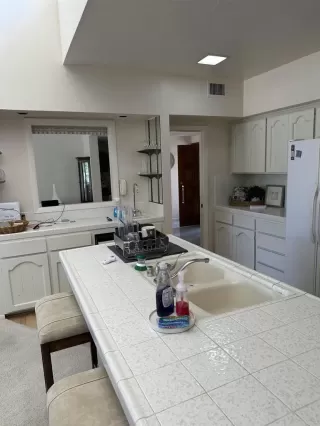 Photo #2: PTP2305057 Listing