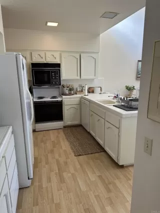 Photo #3: PTP2305057 Listing