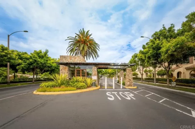 MLS: PTP2305093 Condo For Sale