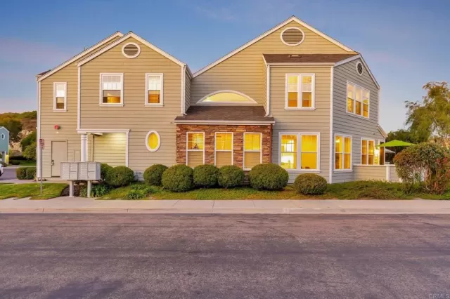 MLS: PTP2305120 Condo For Sale