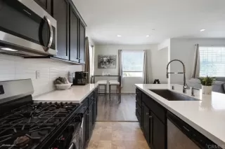 Photo #1: PTP2305199 Listing