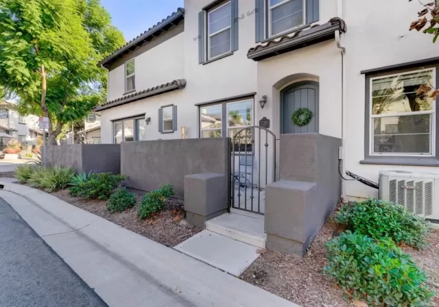 MLS: PTP2305265 Condo For Sale