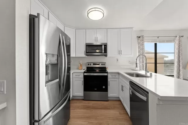 MLS: PTP2305269 Condo For Sale