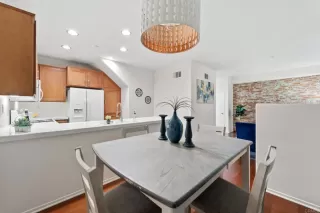 Photo #1: PTP2305282 Listing