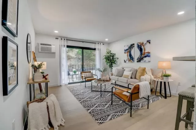 MLS: PTP2305292 Condo For Sale