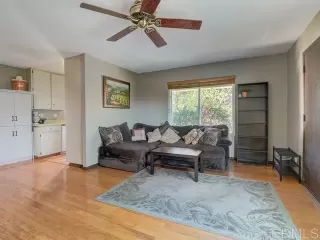 Photo #4: PTP2305339 Listing