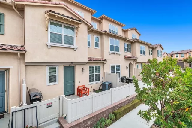 MLS: PTP2305375 Condo For Sale