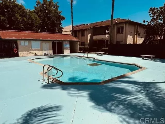MLS: PTP2305401 Condo For Sale