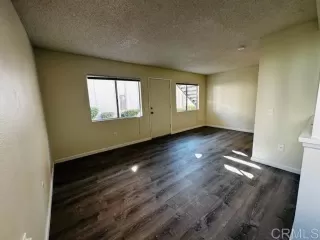 Photo #4: PTP2305401 Listing