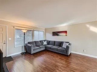 Photo #4: PTP2305425 Listing