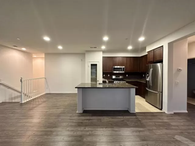 MLS: PTP2305474 Condo For Sale