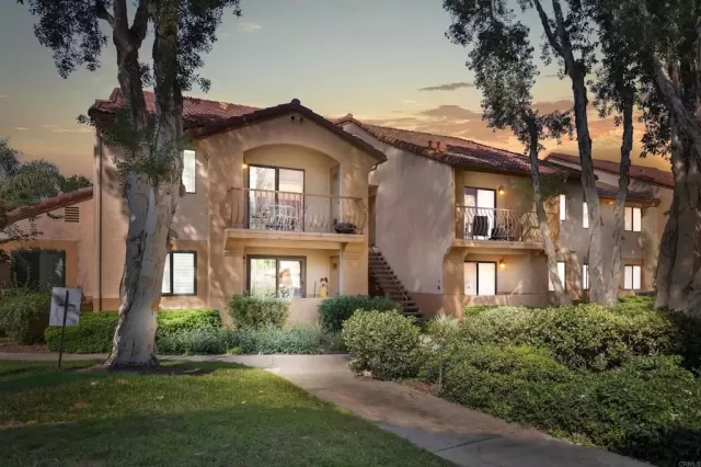 MLS: PTP2305492 Condo For Sale