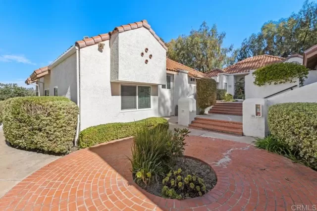 MLS: PTP2305493 Condo For Sale