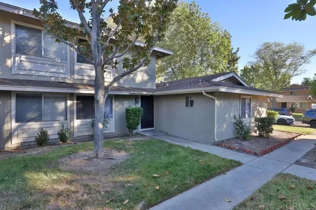 MLS: PTP2305513 Condo For Sale