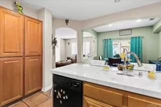 Photo #6: PTP2305603 Listing