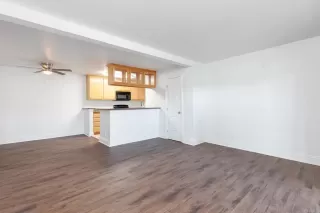 Photo #4: PTP2305640 Listing