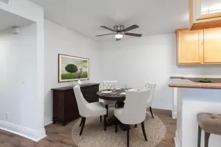 Photo #5: PTP2305640 Listing