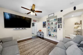 Photo #4: PTP2305679 Listing 