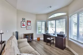 Photo #5: PTP2305705 Listing