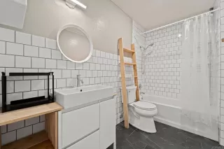 Photo #1: PTP2305773 Listing