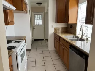 Photo #5: PTP2305805 Listing