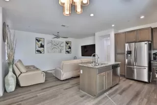 Photo #6: PTP2305808 Listing